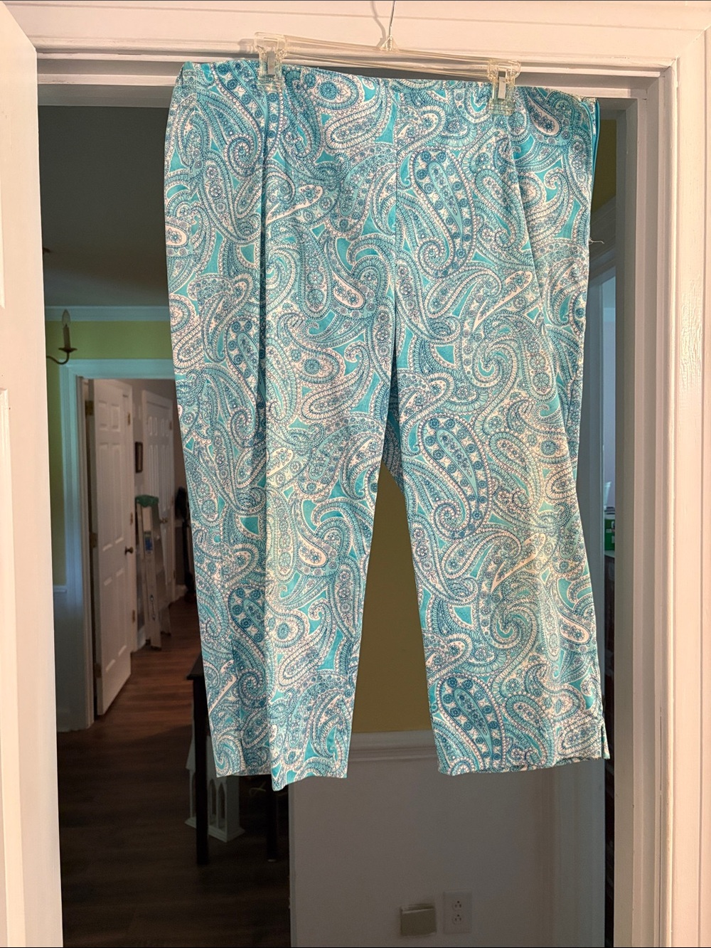 Koret Teal and White Paisley Capris